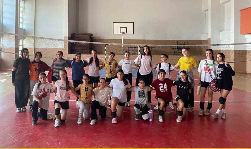 Kış kurslarıyla spor yapma fırsatı bulan çocuklar yeteneklerini geliştiriyor