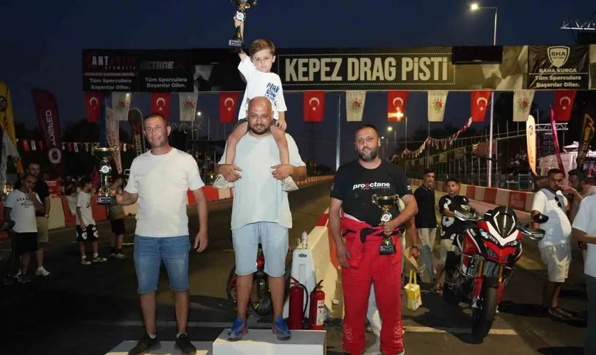 Kepez’de motor sporları tutkunları buluştu: Otodrag heyecanı dorukta