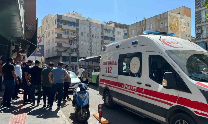 Batman'da otobüs ve motosiklet çarpıştı: bir yaralı