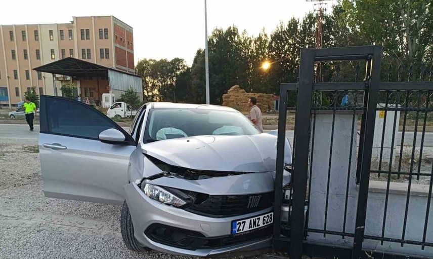 Bilecik'te trafik kazası: 4 yaralı, biri ağır