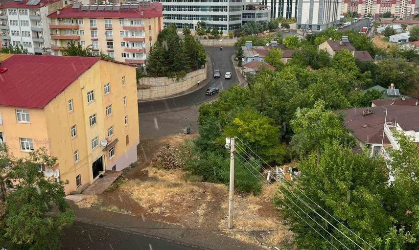 Bingöl'de kısa süreli sağanak yağış yaşandı