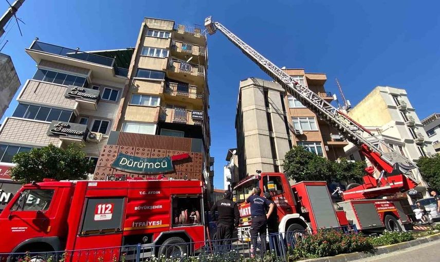 Dürümcüde meydana gelen yangın, itfaiyenin müdahalesiyle kontrol altına alındı