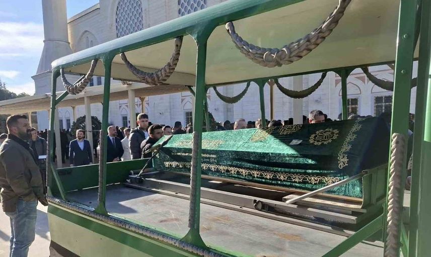Çekmeköy'deki ölü bulunan iş insanı cenaze töreniyle toprağa verildi