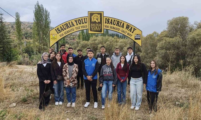 Öğrenciler Bozkır'da doğa yürüyüşü yaparak yeni çevrelerini tanıdı