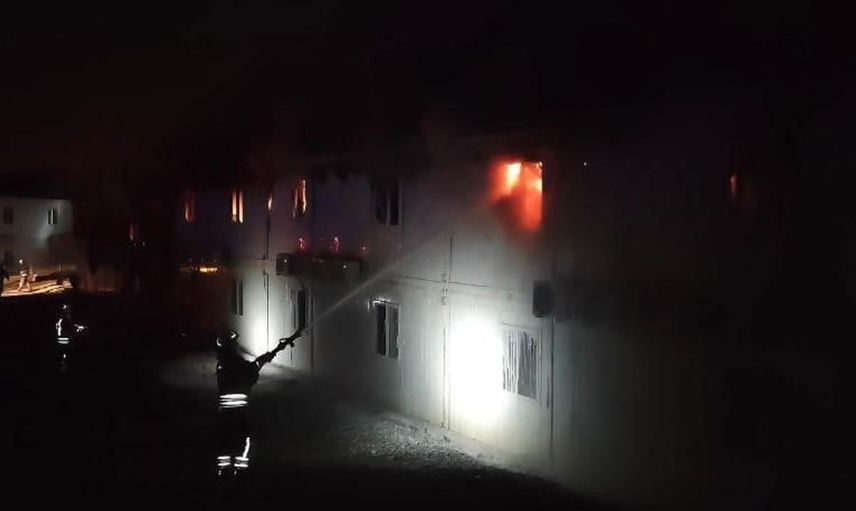 Hatay'da konteyner yangını: 5 kişi dumandan etkilendi