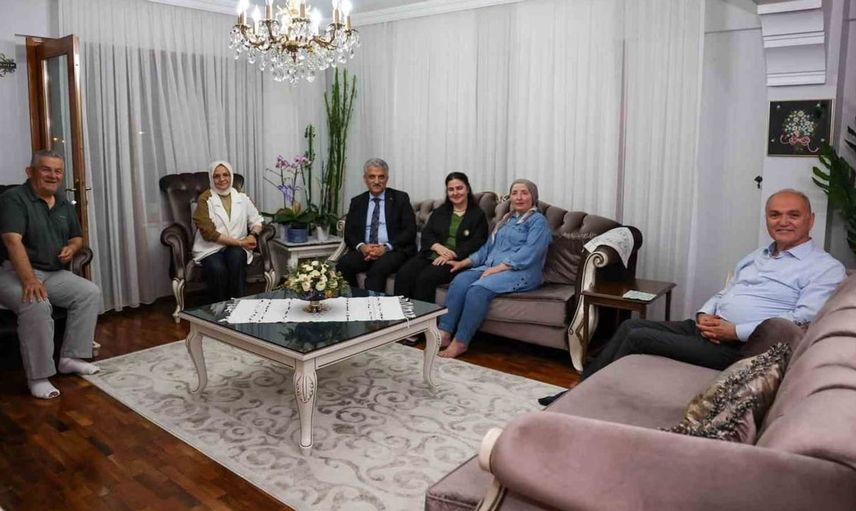 Düzce protokolü kaynaşlı belediye başkanını yalnız bırakmadı