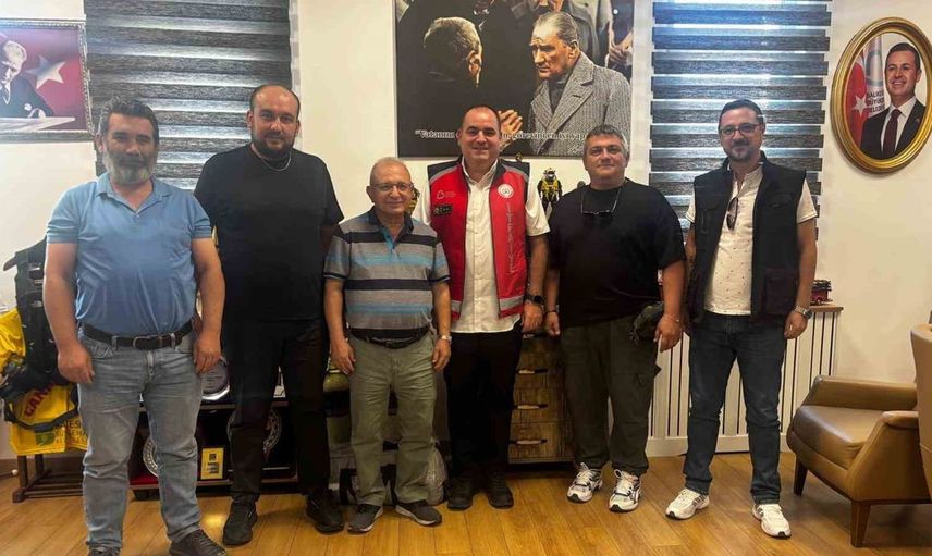 Geçmiş olsun ziyaretinde duygusal anlar: İtfaiye başkanına destek