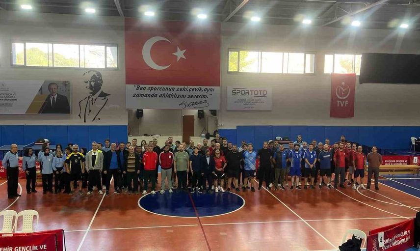 Eskişehir'de masa tenisi müsabakalarının kazananları belli oldu