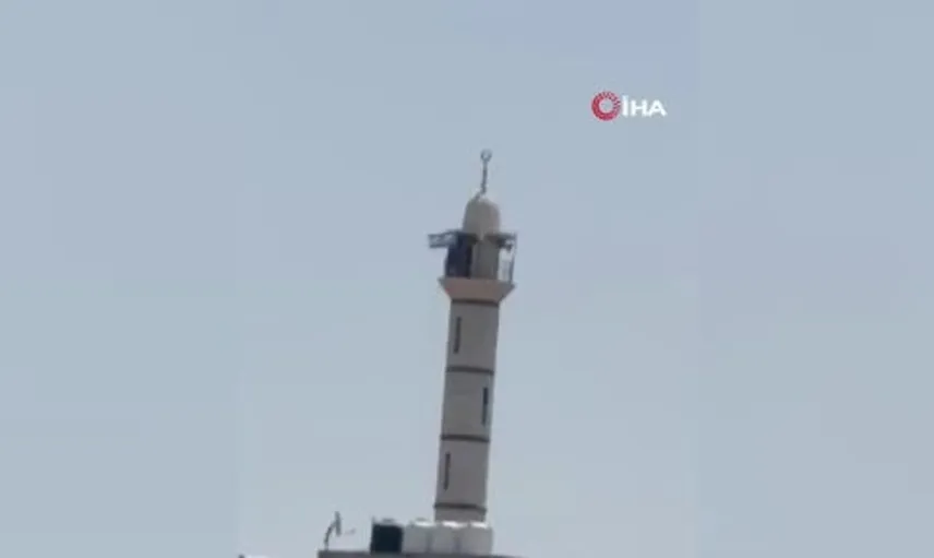 Batı Şeria'da cami minaresine İsrail bayrağı asılması sonrası gerilim arttı