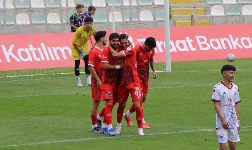 Amasyaspor FK çankırıgücü'nü tarihi bir farkla yenerek tura yükseldi