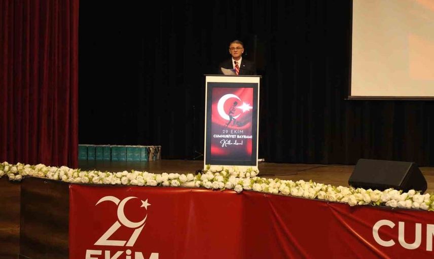 Van’da 29 Ekim Cumhuriyet Bayramı’nda coşku doruğa ulaştı