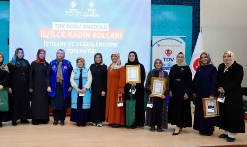 Kadın kolları Erzurum'da güç birliği yaptı: TDV istişare toplantısı yoğun geçti