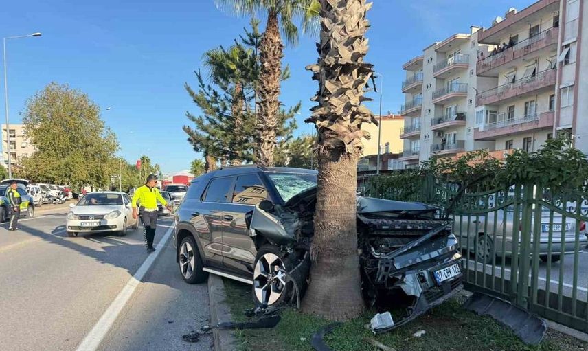 Antalya'da yaya geçidinde yaşanan kaza: genç adam hayatını kaybetti