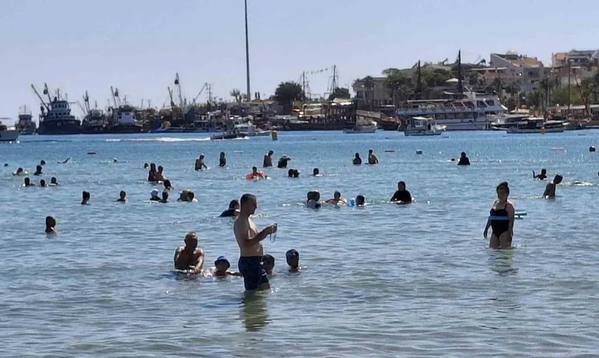 Eylülle birlikte Didim plajlarında yaz keyfi devam ediyor