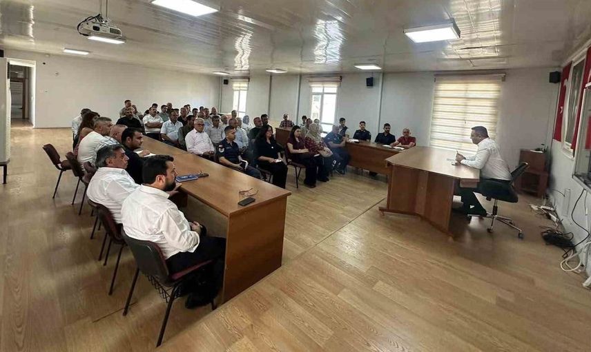 Sarıgöl'de muhtarlarla orman yangınları toplantısı yapıldı