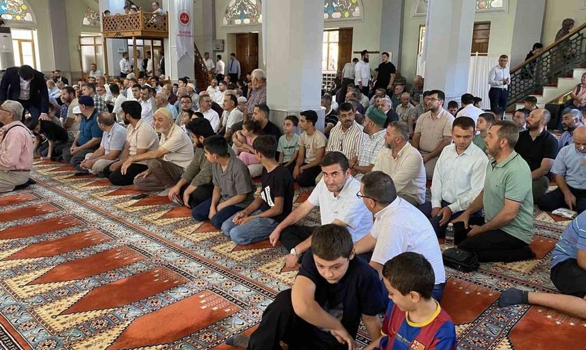 Alaşehir'de hafızlık eğitimini başarıyla tamamlayan 11 öğrenciye icazet verildi