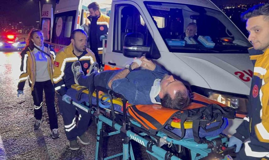 Samsun'da direksiyon hakimiyeti kaybolunca kaza: İki yaralı