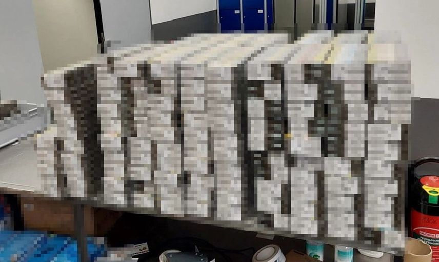 Köln'de rekor kaçakçılık: 12 valizde 57 bin paket sigara ele geçirildi