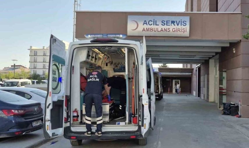 Adıyaman'da kumaş tıraşlama makinesine elini kaptıran işçi yaralandı