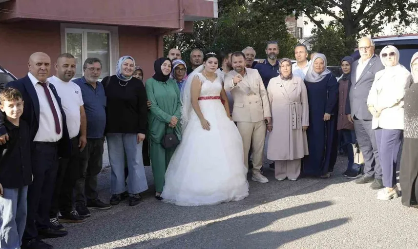 Hayalini gerçeğe dönüştüren kapaklılı genç kızın mutlu günü