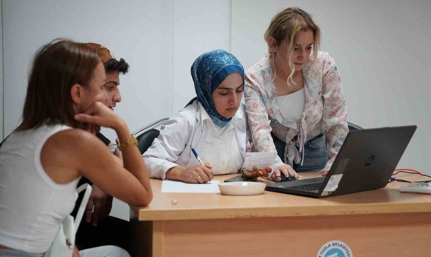 Tuzla Belediyesi, 12 gün boyunca tercih danışma desteği verecek