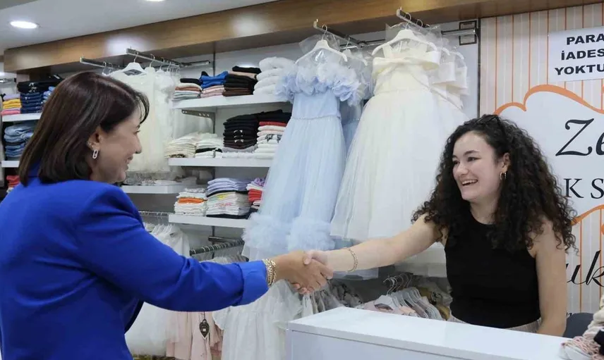 Denizli'de AK Parti kadın kolları esnafı ziyaret ederek taleplerini dinledi