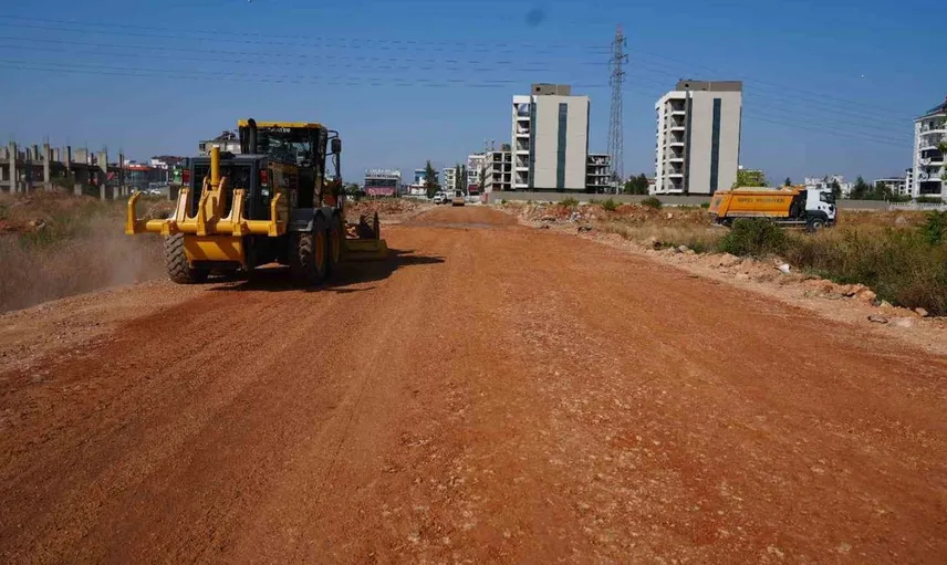 Baraj Mahallesi'nde yol yenileme çalışmaları hızla devam ediyor