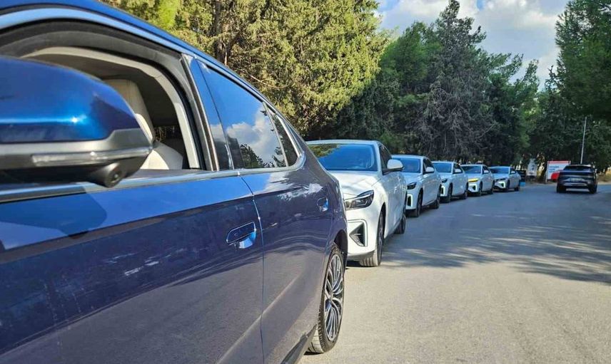 Germencik meydanında yeni elektrikli araçlar sergilendi