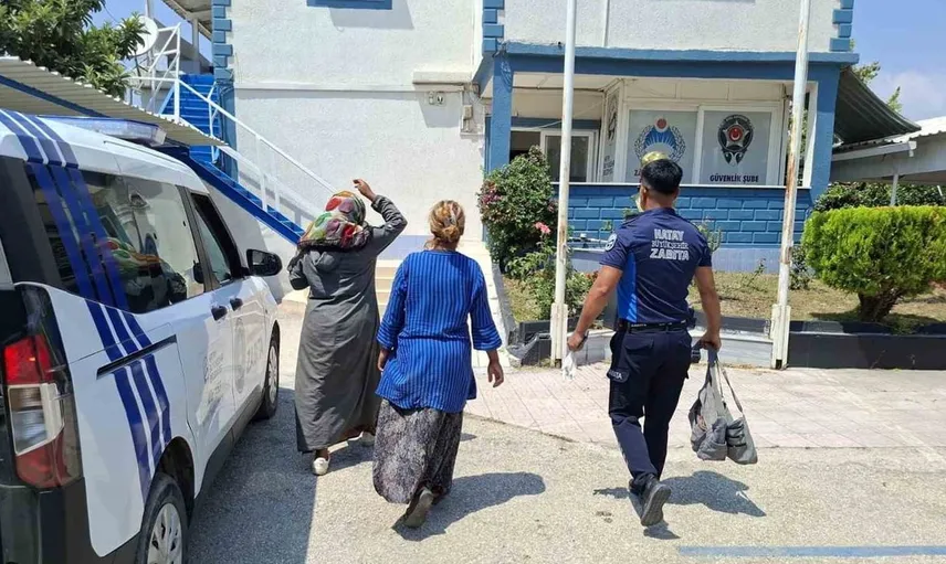 Hatay'da zabıtanın operasyonu: Trafik ışıklarındaki dilenciler panikle kaçtı