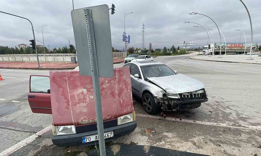 Karaman'da kavşakta meydana gelen kazada bir kişi yaralandı