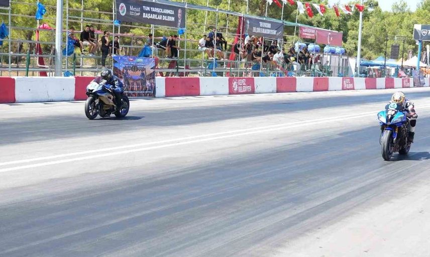 Kepez yeni drag pistinde motor sporları heyecanı yaşanıyor