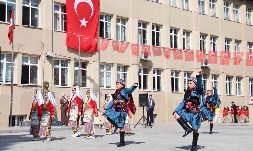 Karabük'te ilköğretim haftası coşkuyla kutlandı