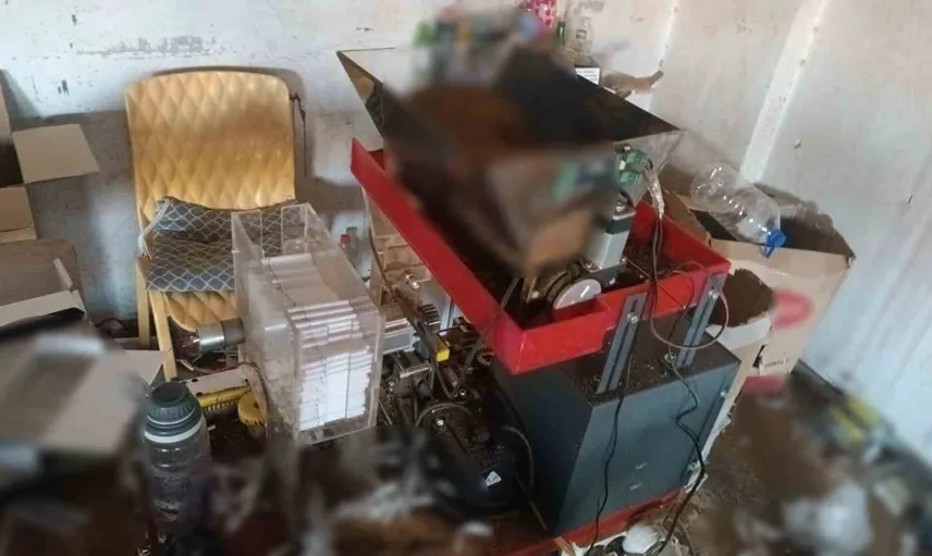 İzmir merkezli silah kaçakçılığı operasyonunda 13 kişi gözaltına alındı