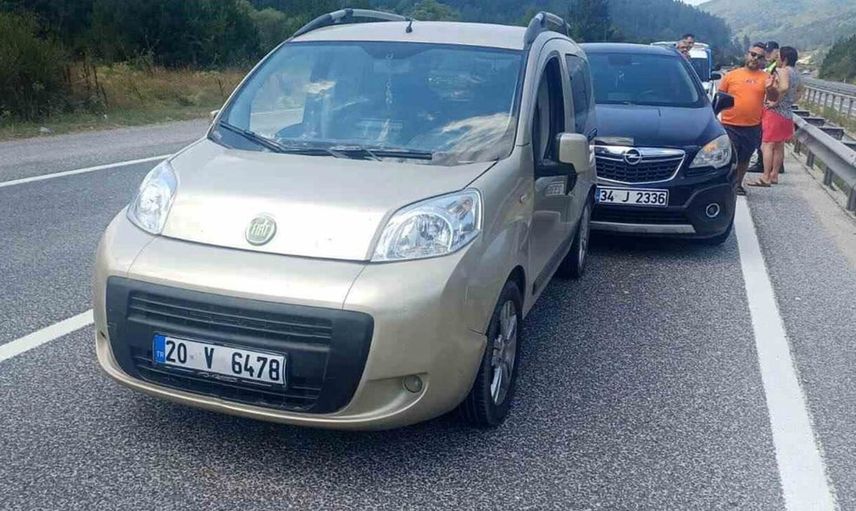 Bilecik'te zincirleme kaza, şans eseri yaralanan yok