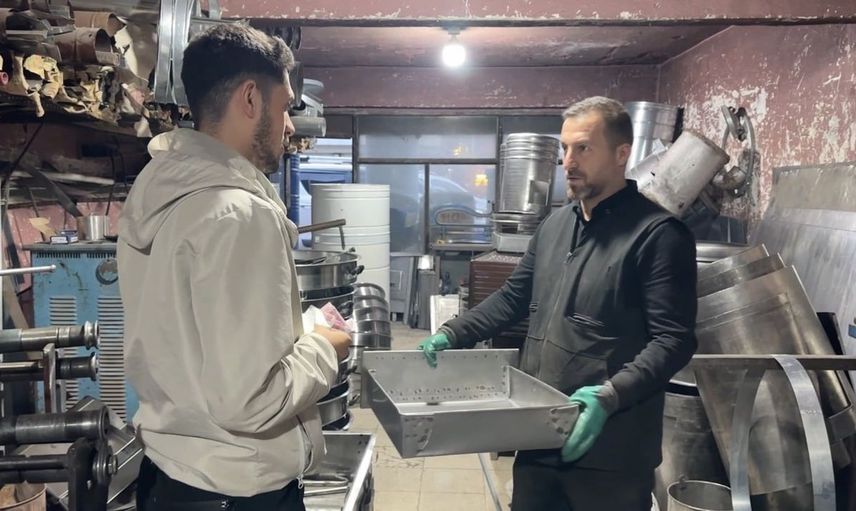 Yüksekova'da kış hazırlıkları hızlanıyor: Sobacılar Sokağı'nda esnaf endişeli