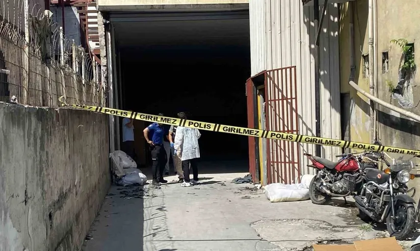 Gaziosmanpaşa'da yük asansöründen düşen işçi hastaneye kaldırıldı