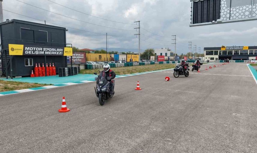 Başiskele'de motosiklet sürücülerine ücretsiz güvenli sürüş eğitimi başlıyor