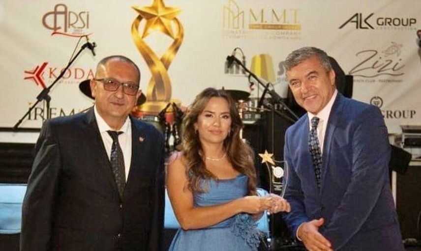 Vildan Rende, Alanya’da yılın spor haberi ödülünü aldı