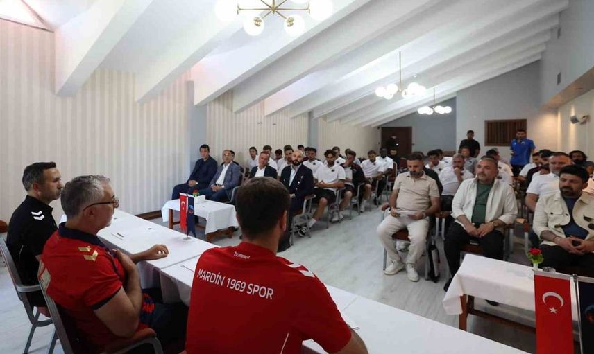 Bakan Işıkhan, Bolu kampındaki Mardin 1969 Spor’u ziyaret etti