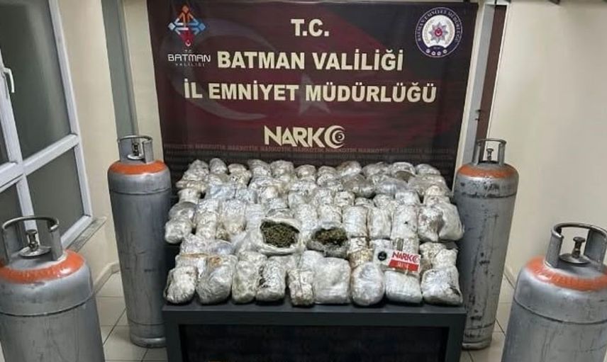 Batman'da sanayi tüplerinde uyuşturucu ele geçirildi