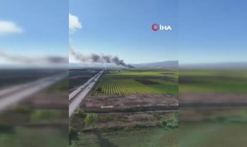 Bursa'da soğuk hava deposunda yangın paniği: Siyah dumanlar gökyüzünü kapsadı