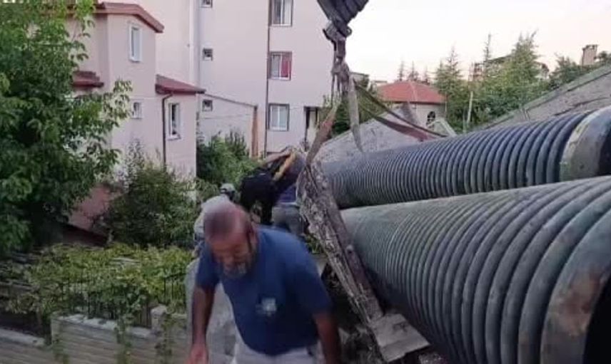 Korkuluk arasında kalan genç, ekiplerin çalışmasıyla kurtarıldı