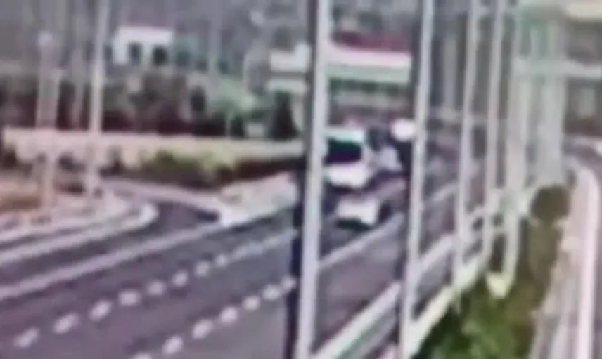 Manisa'da 11 kişinin hayatını kaybettiği kaza anı güvenlik kameralarına yansıdı