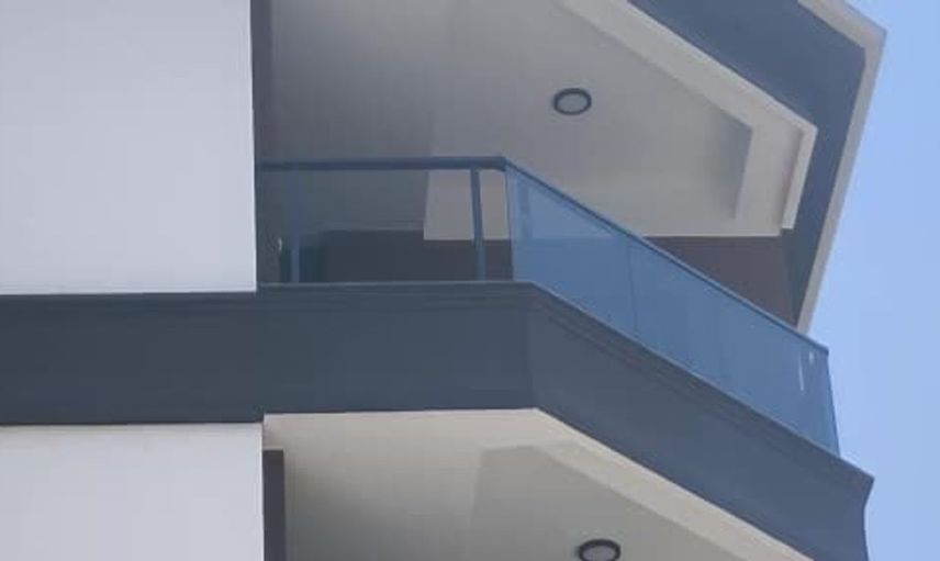 Merkezefendi'de balkon korkuluğundan düşen çocuk yaralandı