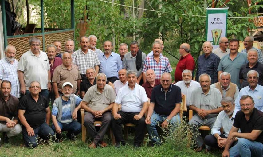 Dostlukları yarım asırlık geleneğiyle kutladılar