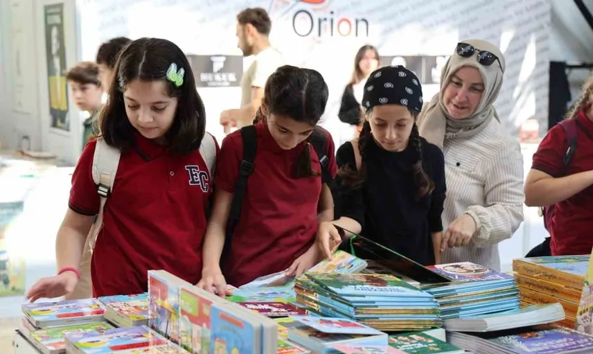 Kocaeli kitap fuarında öğrenciler hayal dünyasına yolculuk yapıyor