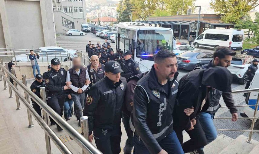 Zonguldak'ta rüşvet soruşturmasında dört kişi tutuklandı