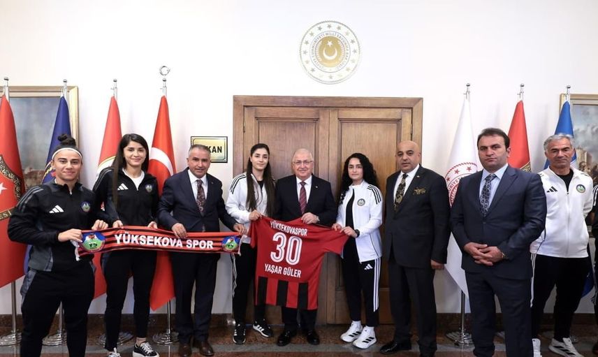 Yüksekova spor kadın futbol takımı bakanlığa çıkarma yaptı