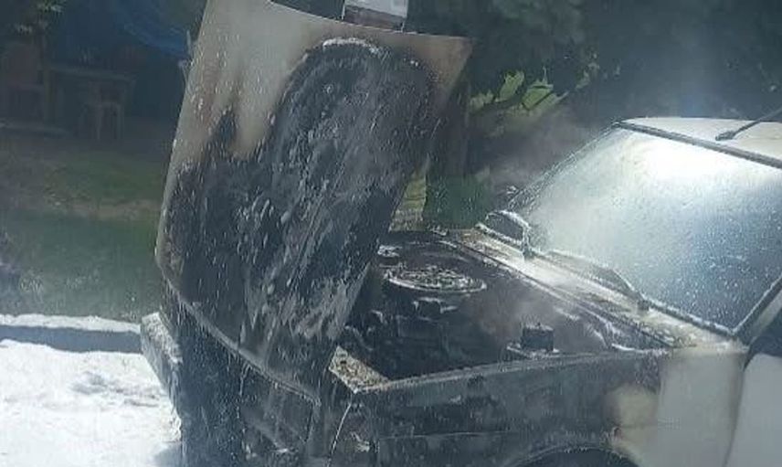 Erzin'de alevlerle mücadele: TOFAŞ otomobil kullanılamaz hale geldi
