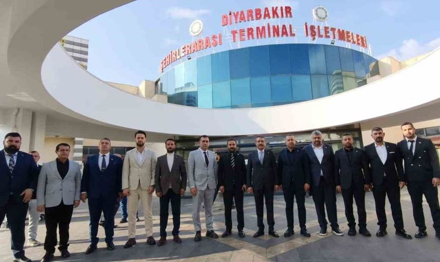 Diyarbakır otobüs terminalinde esnaf buluşması: MHP İl Başkanı özcoşkun'dan terörsüz Türkiye vurgusu